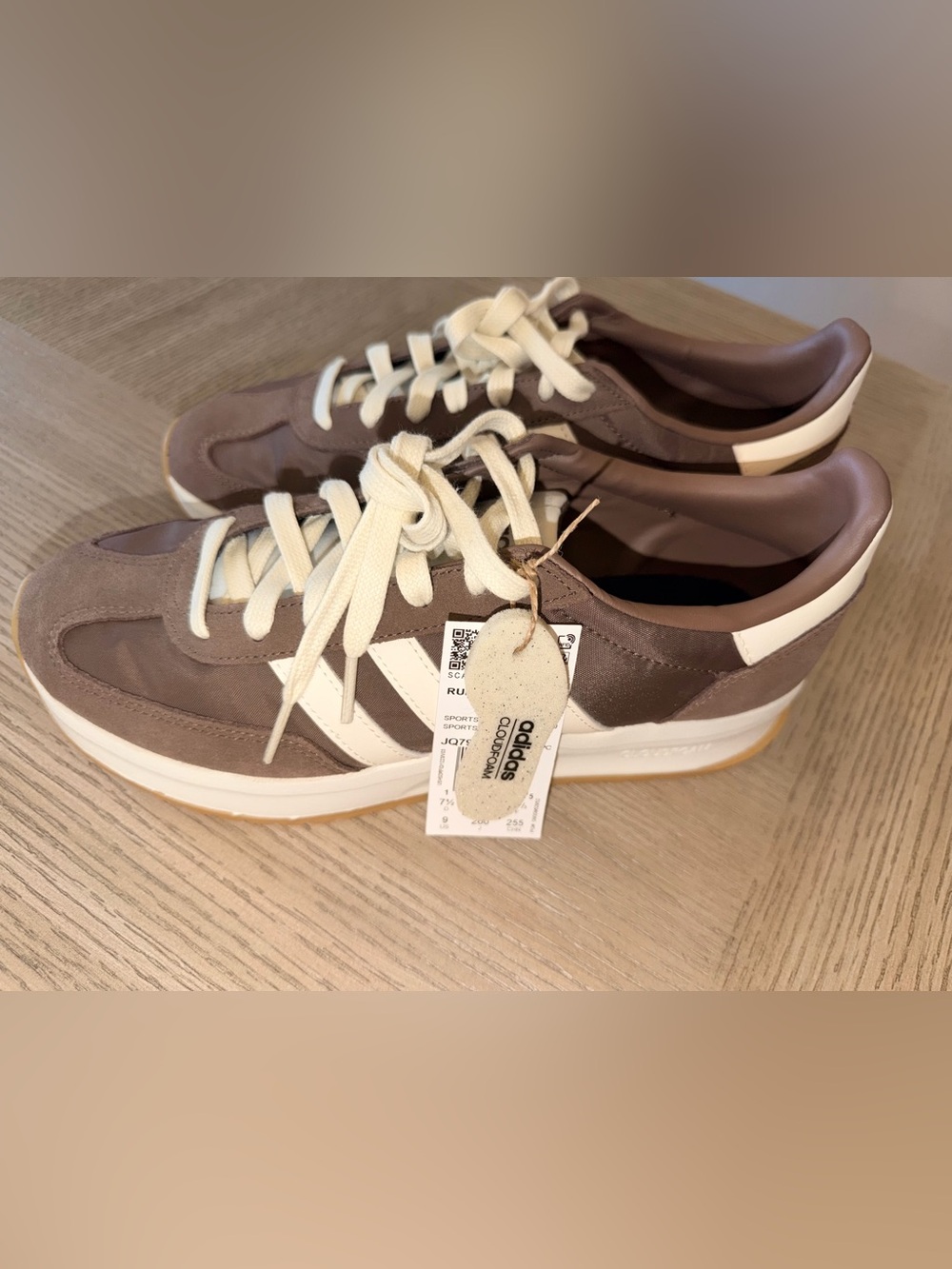 Adidas Cloudfoam Lifestyle Sneakers – Women’s Size 9